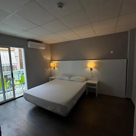 Hostal B And B Benidorm Benidorm