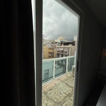 Hostal B And B Benidorm Konukevi