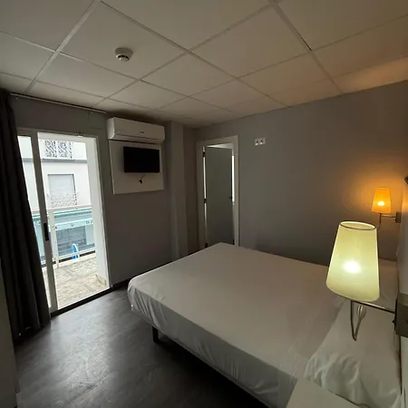 Hostal B And B Benidorm Benidorm