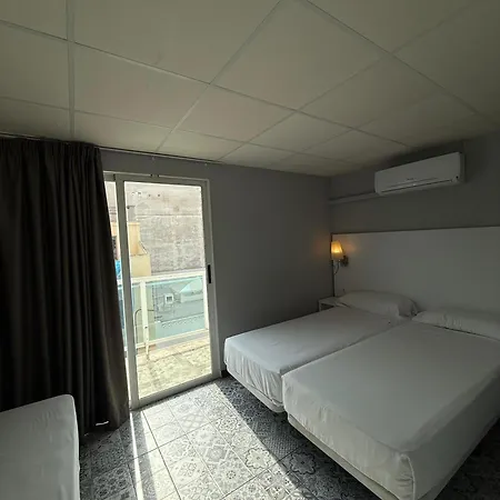 Guest house Hostal B And B Benidorm *