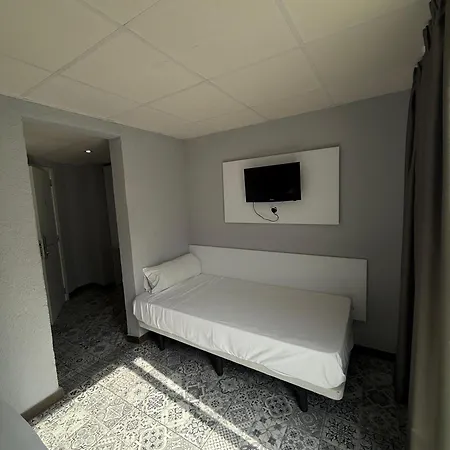 Guest house Hostal B And B Benidorm *