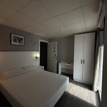 Guest house Hostal B And B Benidorm *