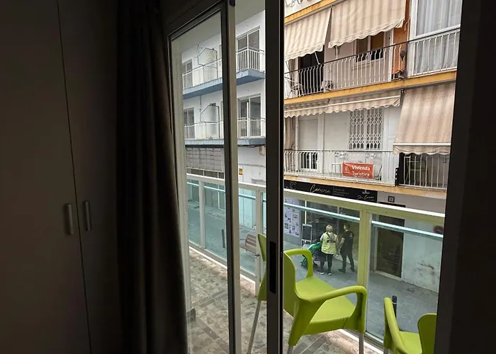 Hostal B And B Benidorm Гостевой дом