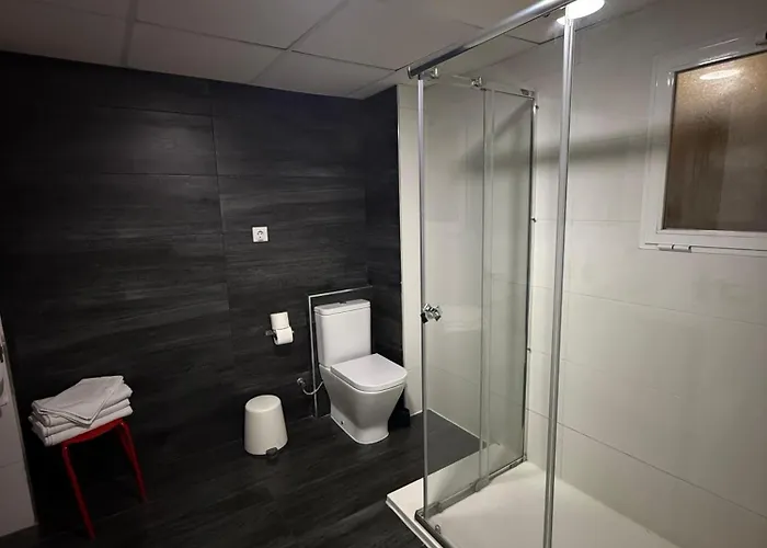 Hostal B And B Benidorm Гостевой дом 3*
