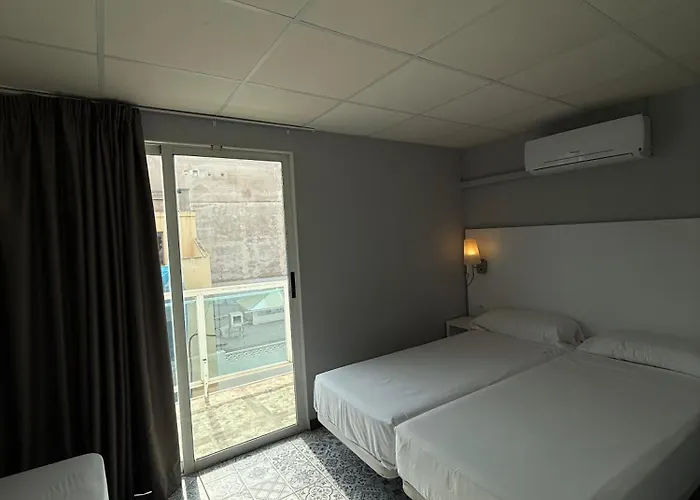 Гостевой дом Hostal B And B Benidorm 3*
