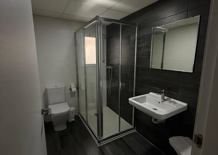 بيت ضيافة Hostal B And B Benidorm بينايدورم